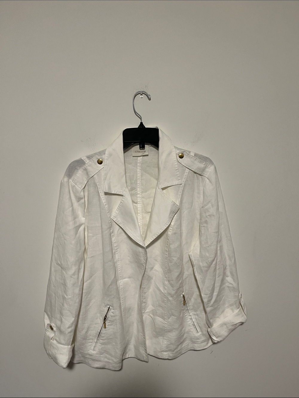 NWOT Chico's Cream Linen Lightweight Utility Jacket with Gold Hardware